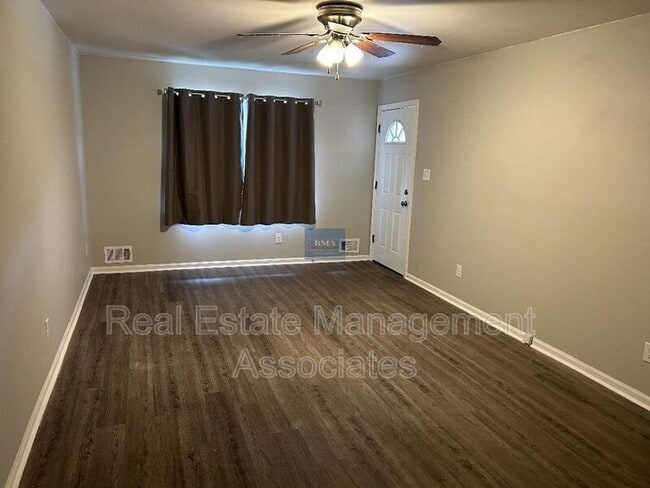 Building Photo - 252B N Mcdonough Rd