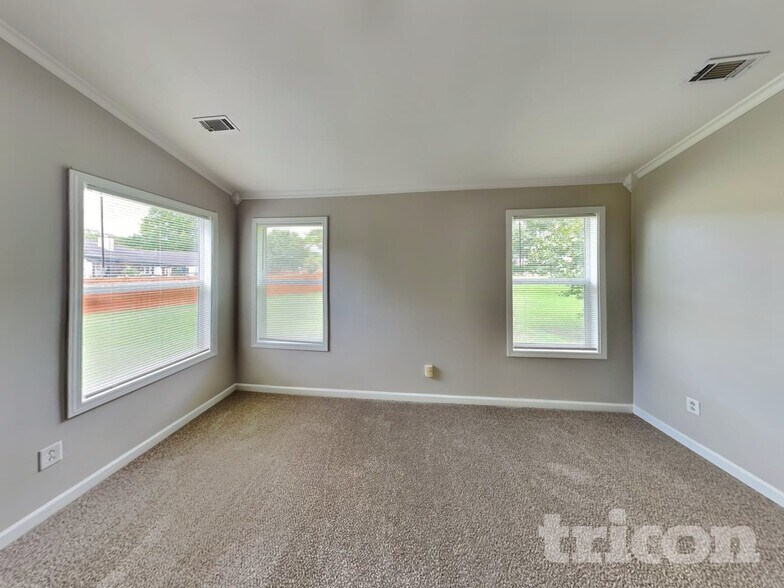 Building Photo - 125 Birch Creek Cir