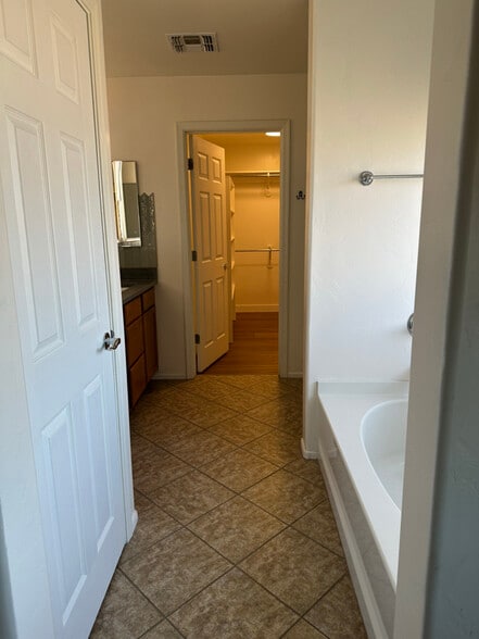 Building Photo - 11770 W Hackney Dr