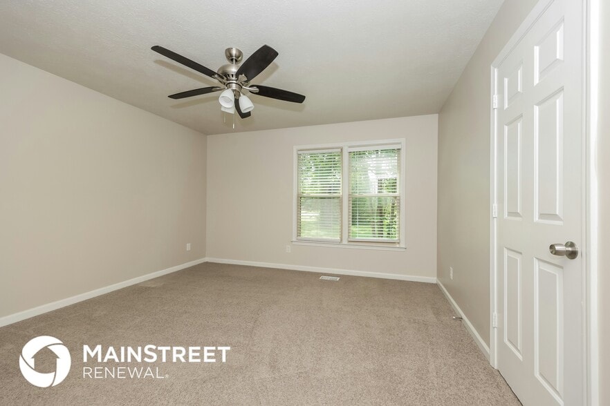 Building Photo - 4930 Cloverhill Dr