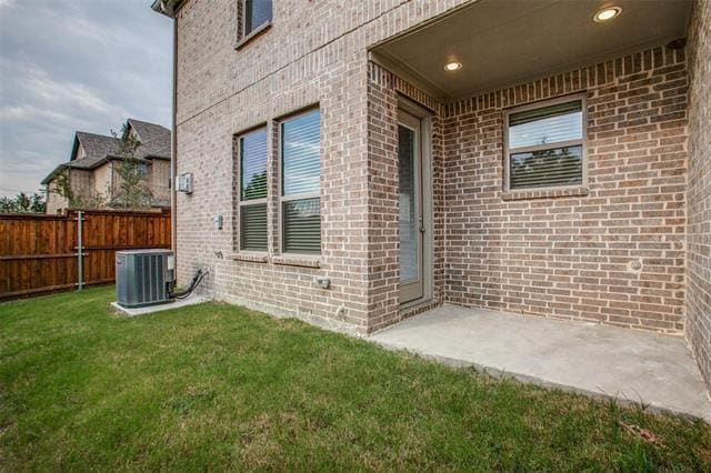 Building Photo - 704 Reeves Ln