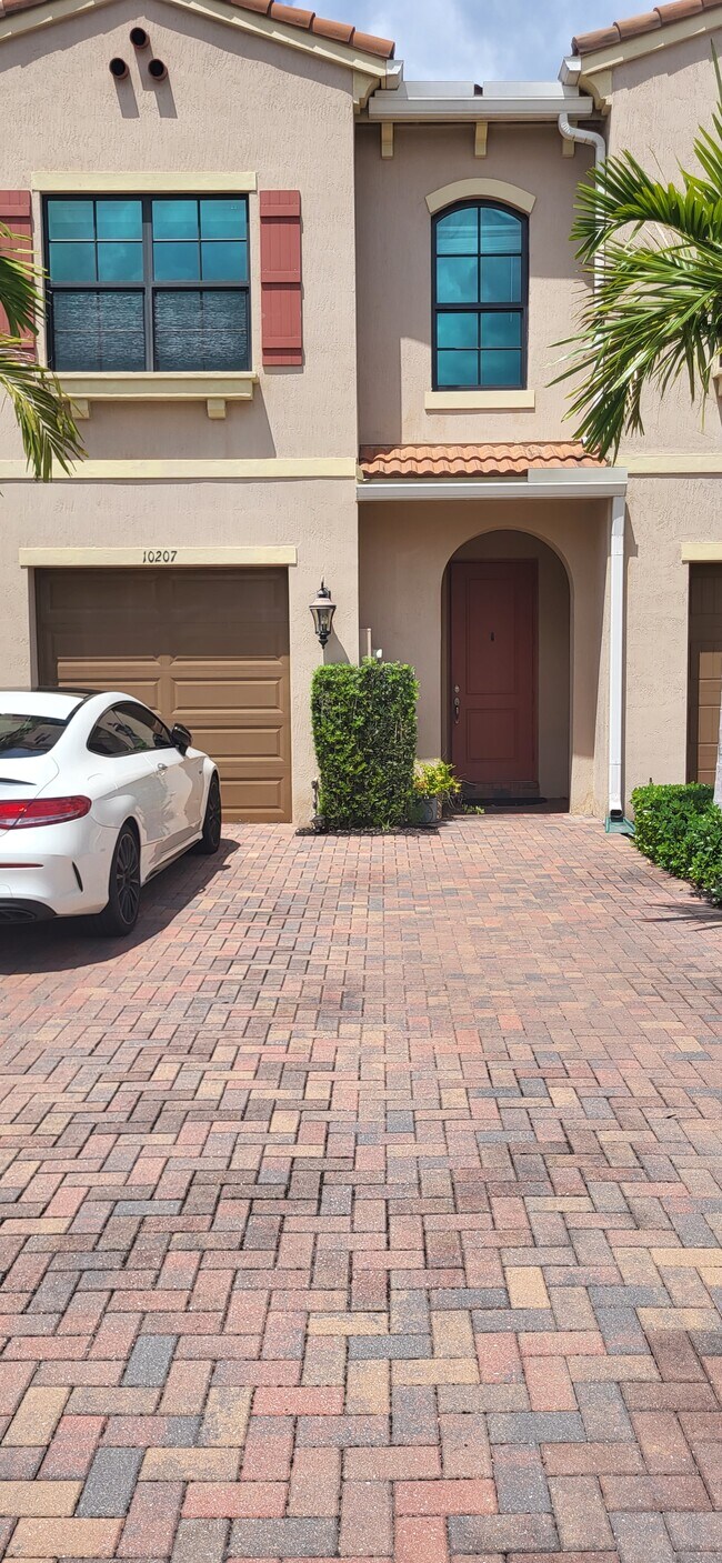 Building Photo - 10207 Akenside Dr