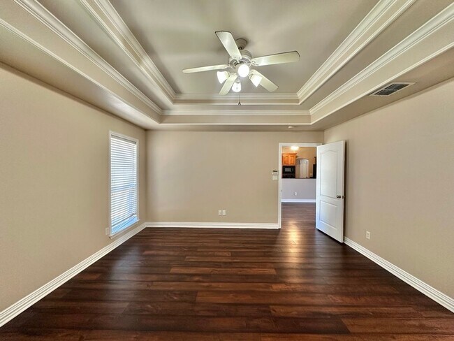 Building Photo - 2040 Yasmeen Cir