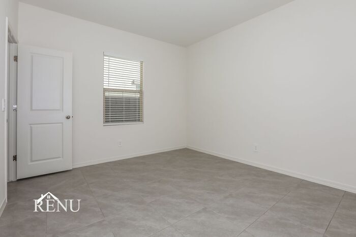 Building Photo - 35607 W San Capistrano Ave