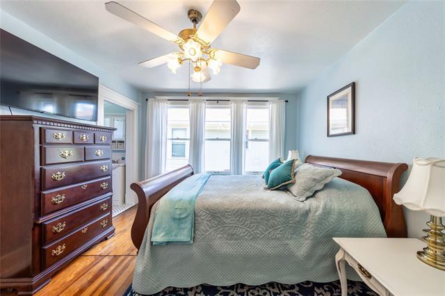 Building Photo - 215 S Montclair Ave