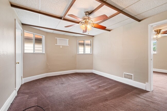 Building Photo - Stunning 4 bedroom home in Ambridge availa...