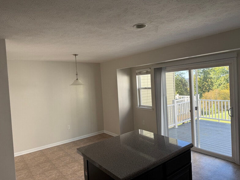 Building Photo - 204 Treeline Ln