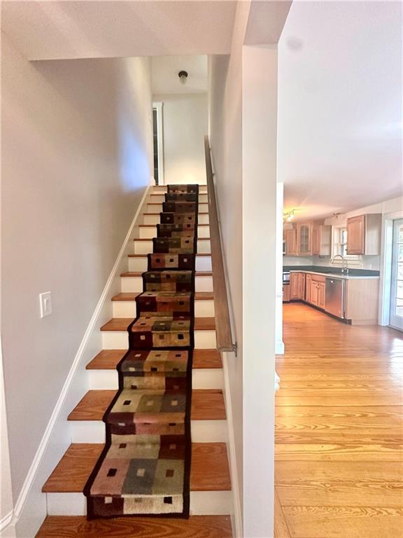 Building Photo - 12 Johnson Ct