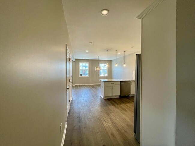 Building Photo - 240 S Princeton Ave