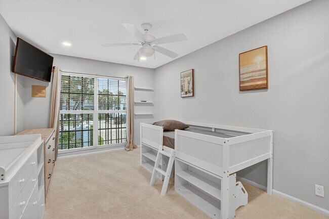 Building Photo - 1194 Hillsboro Mile