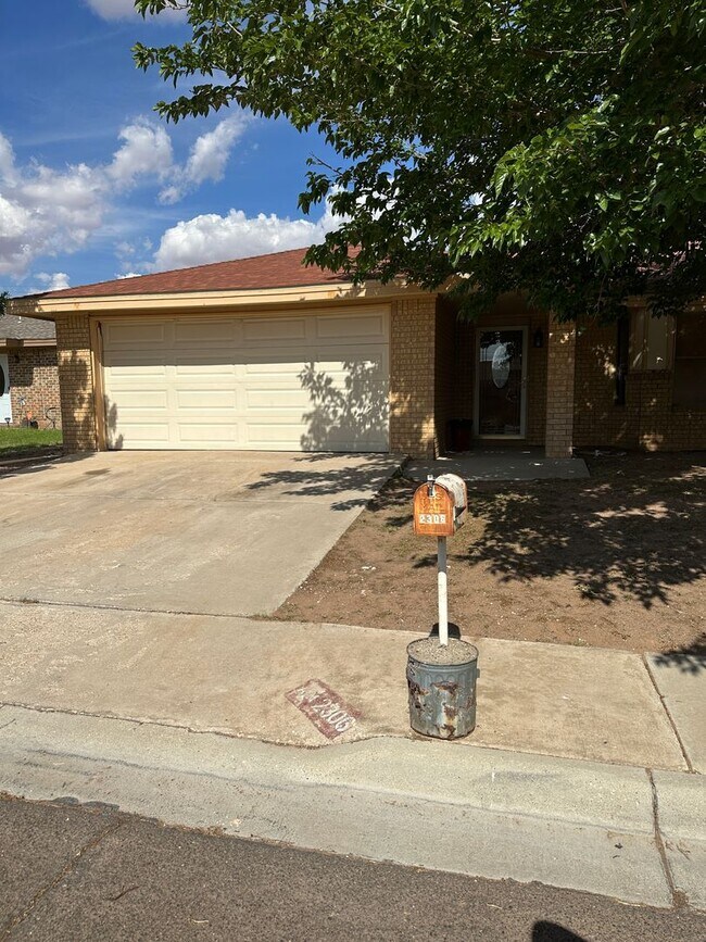 Building Photo - Very nice 3 bedroom 2 bath