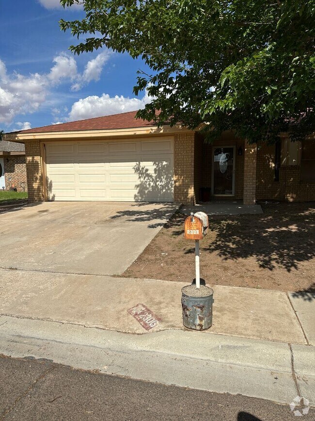 Building Photo - Very nice 3 bedroom 2 bath