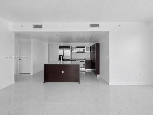 Building Photo - 1900 N Bayshore Dr