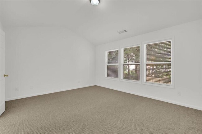 Building Photo - 3335 Briaroak Dr