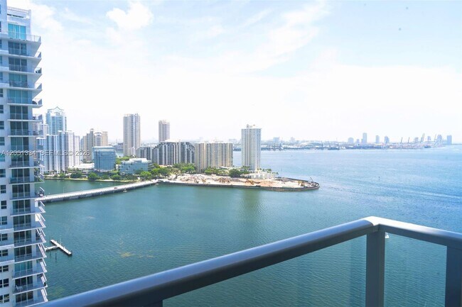 Building Photo - 1155 Brickell Bay Dr