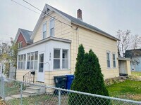 Building Photo - Section 8 Approved! - Great 3 Bedroom - 1 ...