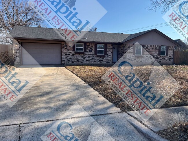 Building Photo - Spacious Harrah Home