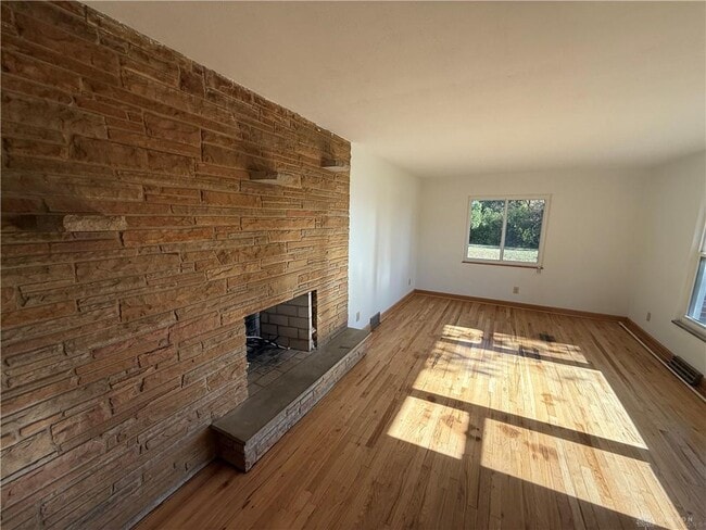 Building Photo - 3641 Maxton Rd