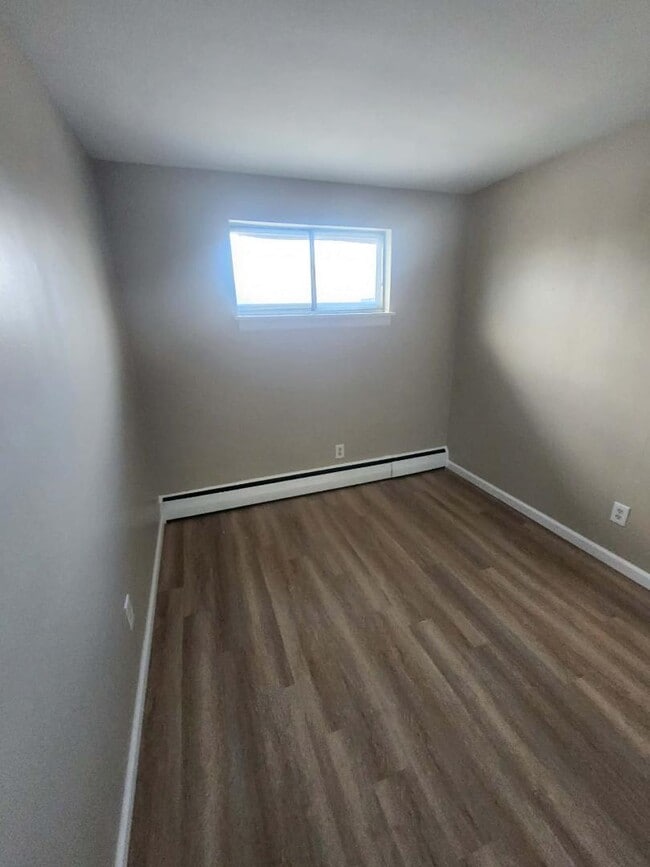 Building Photo - 1654 Abbott Rd