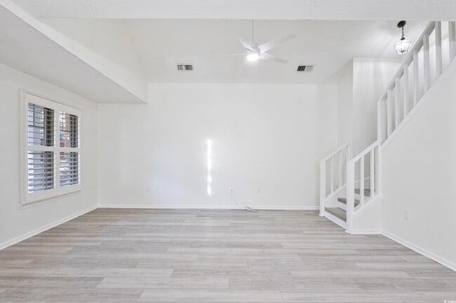 Building Photo - 2112 Brunswick Cir