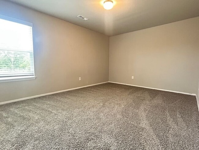 Building Photo - 949 E Sparrow Cir