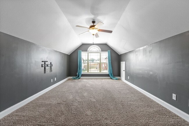 Building Photo - 3 Bedroom 2 Bath Home For Rent Near Post!