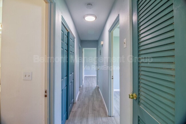 Building Photo - 1868 Lake Spier Dr