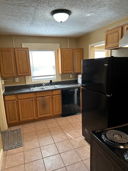 Kitchen - 1340 Lorenzo Dr SW