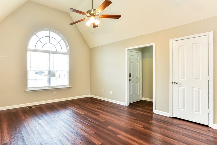 Building Photo - 503 Dunhill Ct