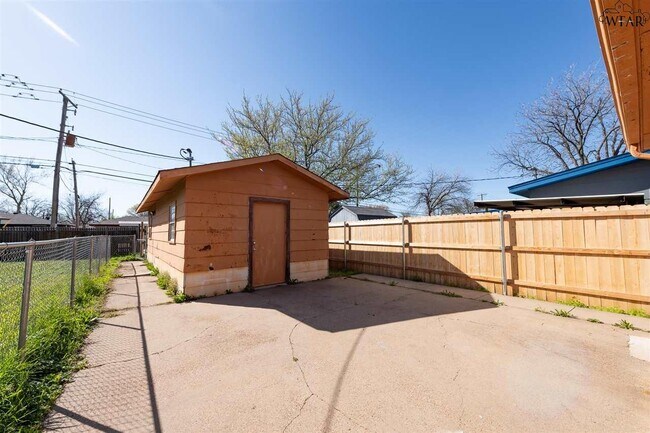 Building Photo - 4448 Cunningham Dr