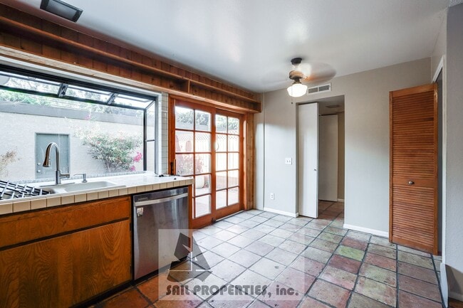 Building Photo - 10793 Onyx Ct