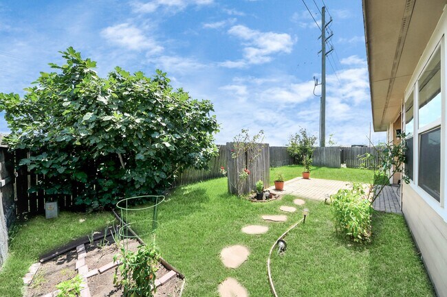 Building Photo - 20626 Bandrock Terrace