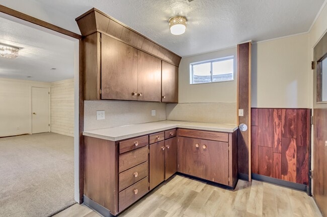 Building Photo - 450 N 500 E