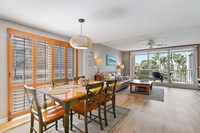 Building Photo - 353 S US Hwy 1