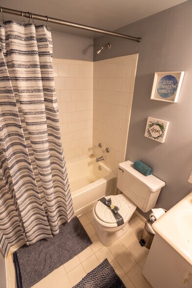 Building Photo - 6903 Jones View Dr