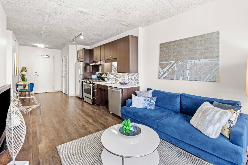 Building Photo - 5 S Green St