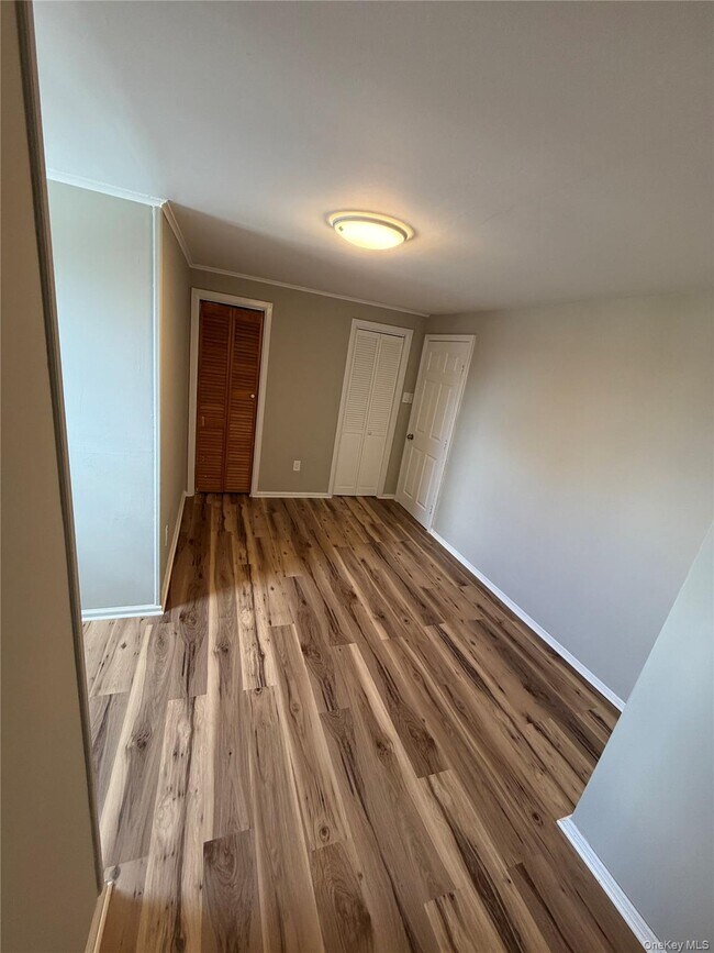 Building Photo - 61 Hollywood Ave