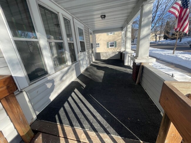 Building Photo - Click the “Apply Now” button or email wapmrentals@gmail.com for a prompt response.