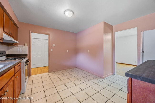 Building Photo - 1411 Prospect St