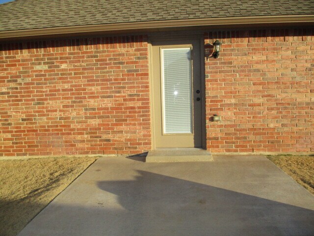 Building Photo - 2316 Golden Ln