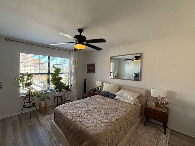 Building Photo - Lower Greenville Gated Condo with Garage