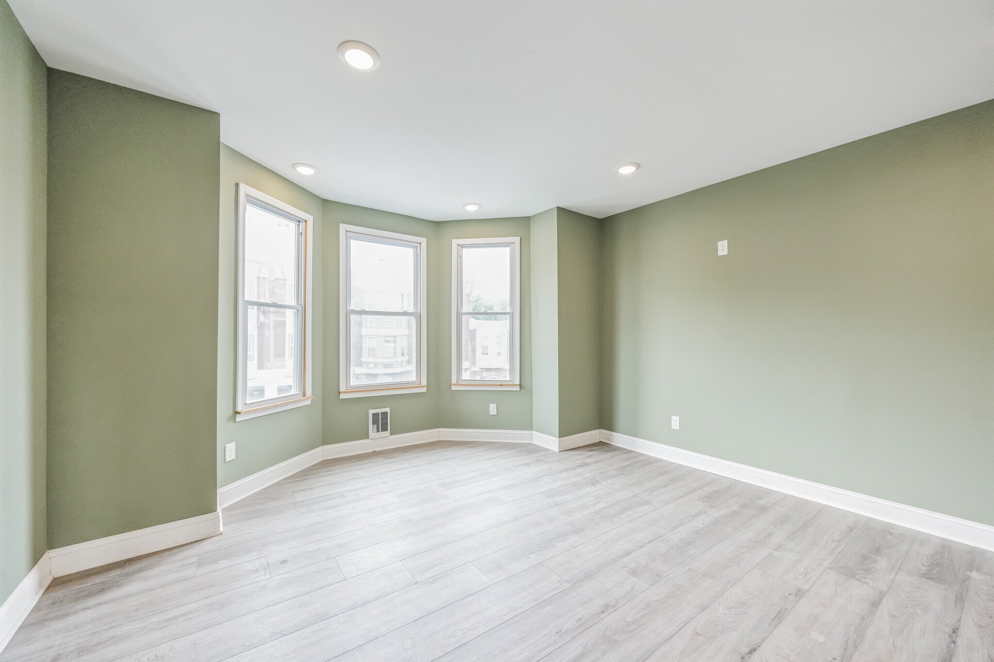 Building Photo - 2824 N 22nd St