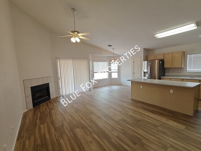 Building Photo - 710 W Calle Alta Loma