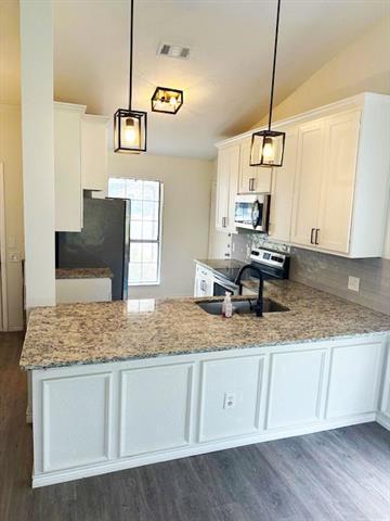 Building Photo - 7612 Honeybee Ct