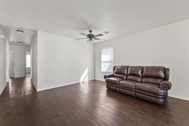 Building Photo - 3723 W 53rd Pl