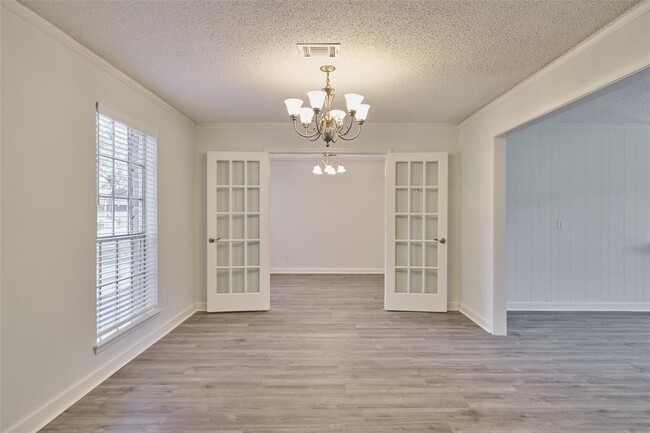 Building Photo - 715 Baltic Ln