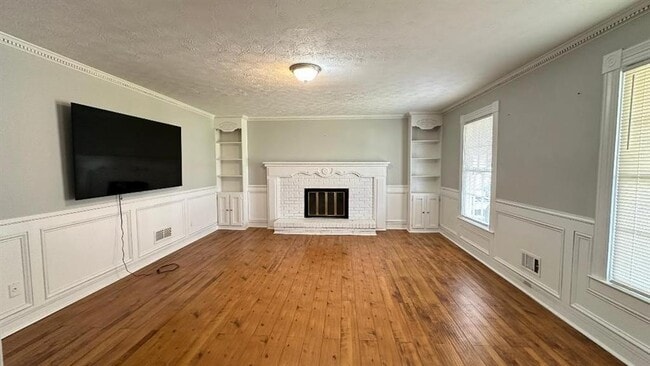 Building Photo - 1626 Isham Dr