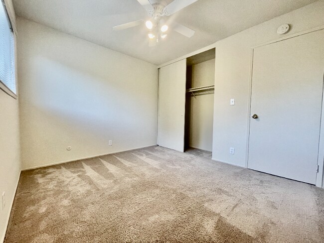 Building Photo - 303 Chiquita Ave