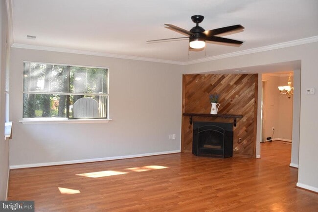 Building Photo - 10665 Myrtle Oak Ct