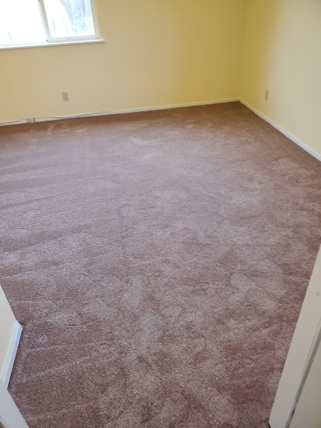 Building Photo - 914 Alice Ave